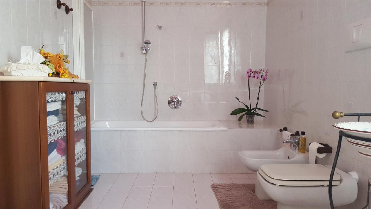 B&B I Girasoli Monte San Pietro Екстер'єр фото